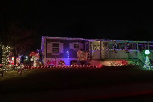 homes decorated for the holidays